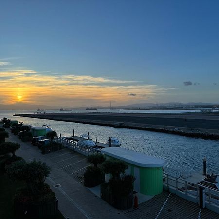 Marina Club Luxury Private Studio With Pool And Incredible Views 지브롤터 외부 사진