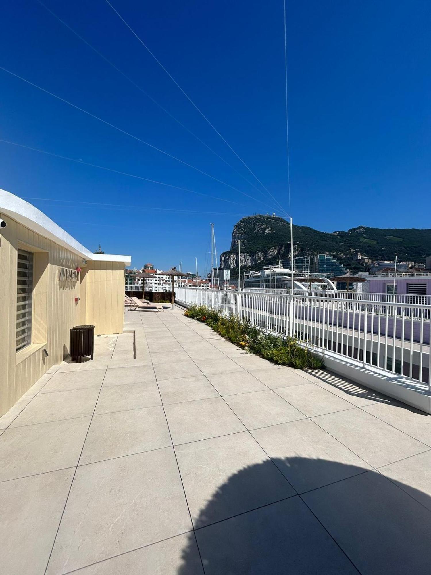 Marina Club Luxury Private Studio With Pool And Incredible Views 지브롤터 외부 사진