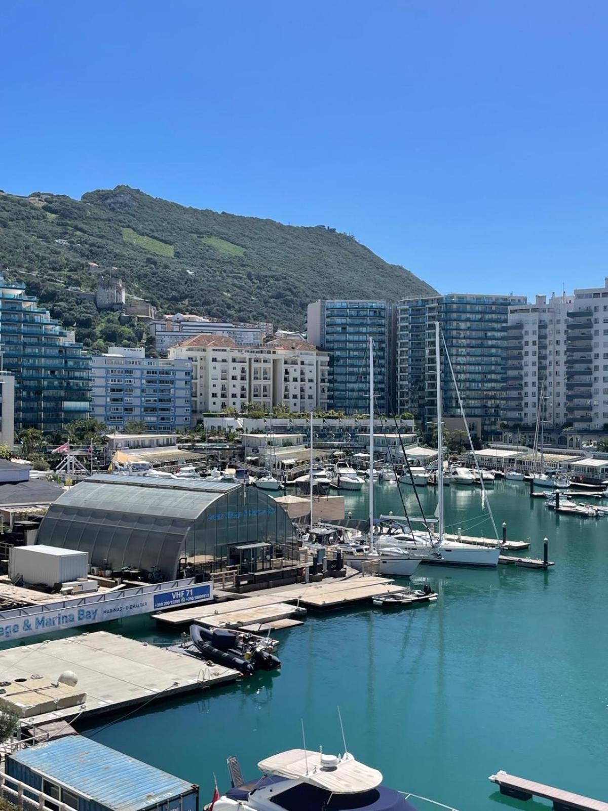 Marina Club Luxury Private Studio With Pool And Incredible Views 지브롤터 외부 사진