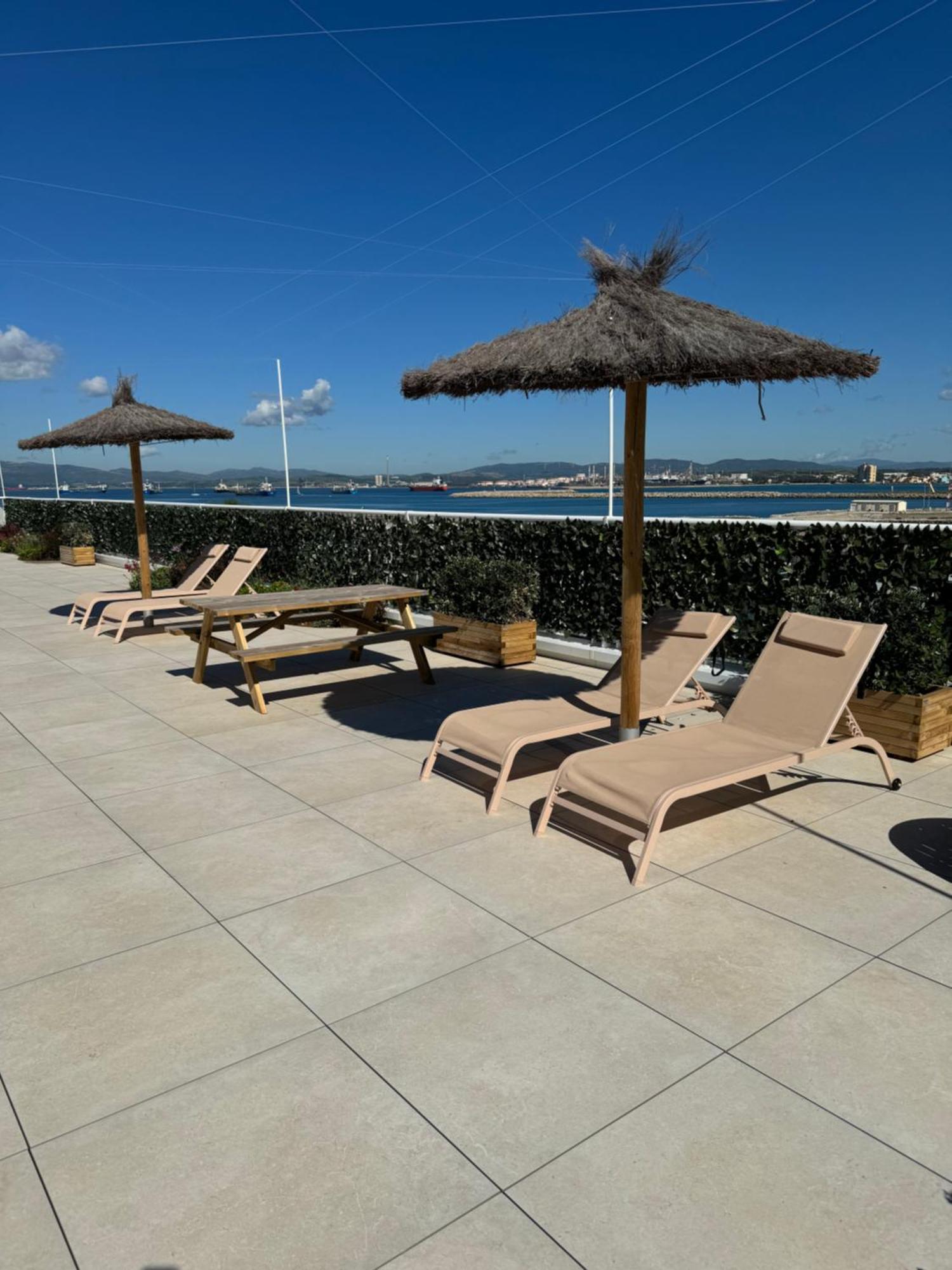 Marina Club Luxury Private Studio With Pool And Incredible Views 지브롤터 외부 사진