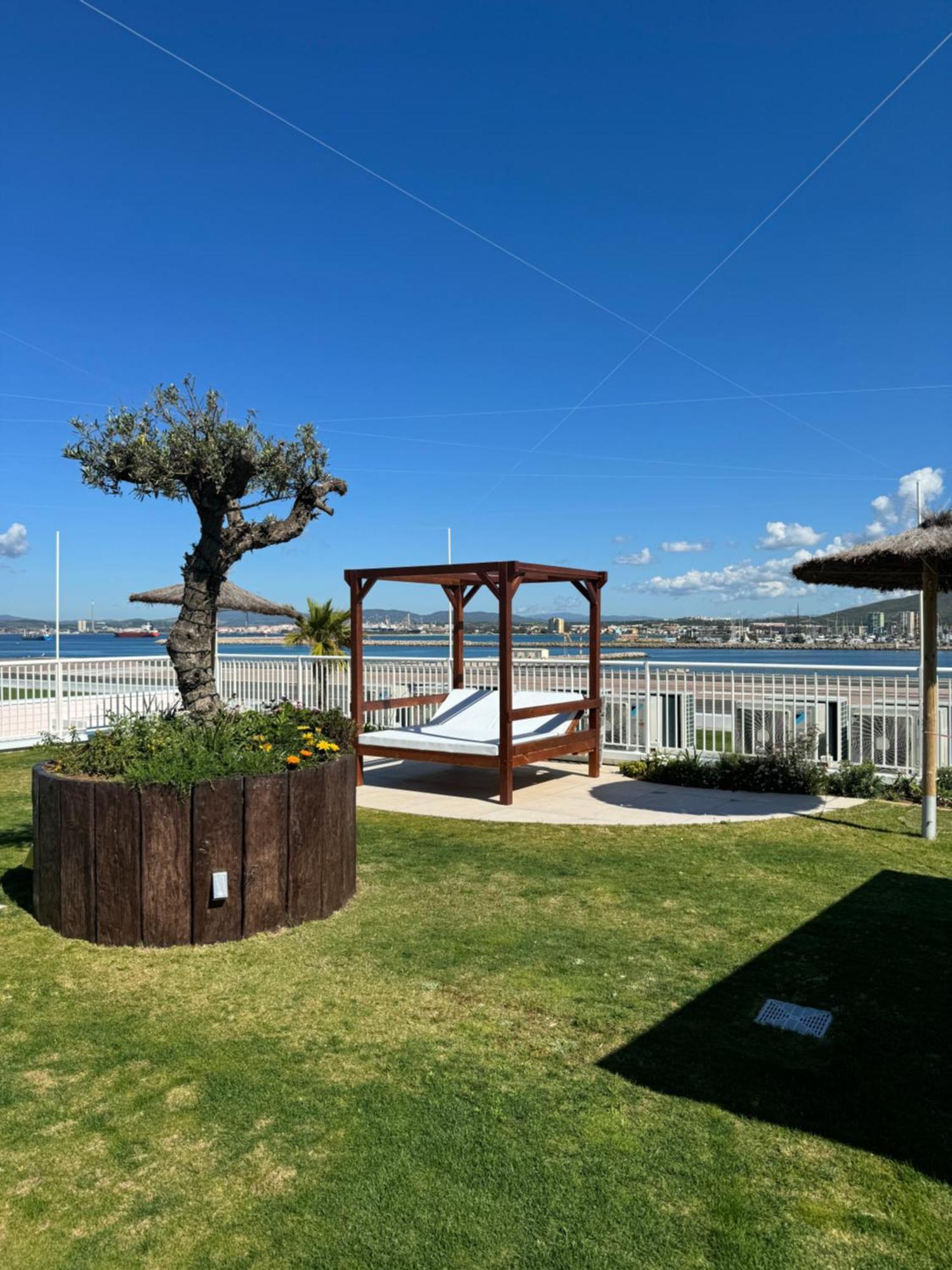 Marina Club Luxury Private Studio With Pool And Incredible Views 지브롤터 외부 사진
