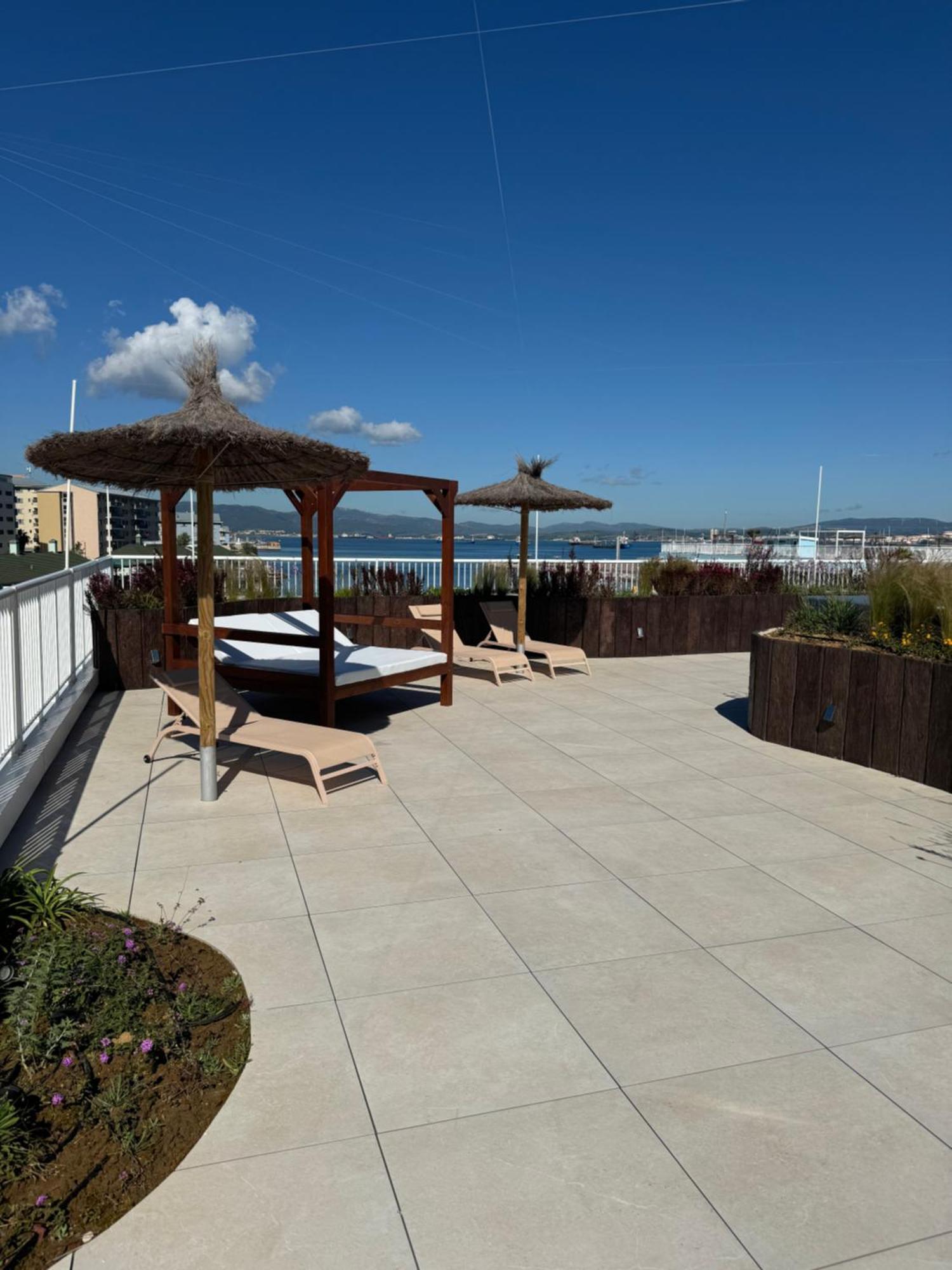 Marina Club Luxury Private Studio With Pool And Incredible Views 지브롤터 외부 사진