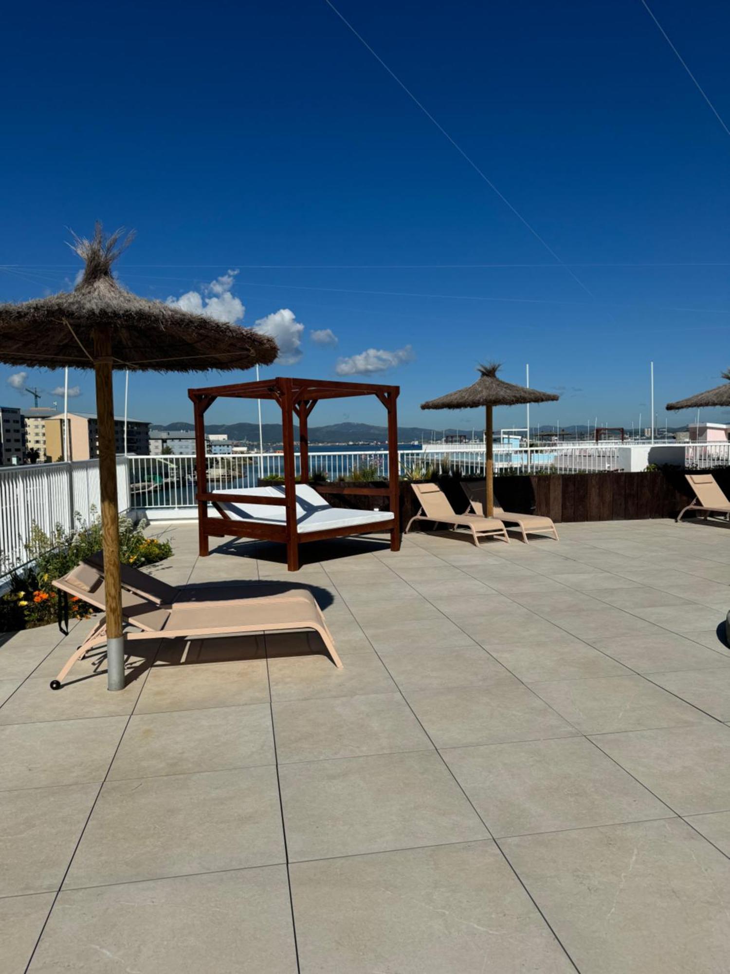 Marina Club Luxury Private Studio With Pool And Incredible Views 지브롤터 외부 사진