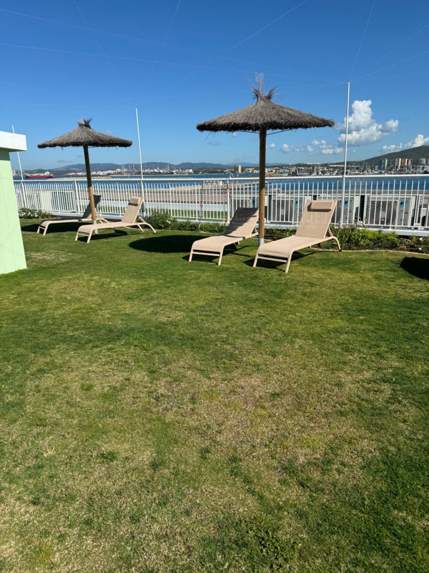 Marina Club Luxury Private Studio With Pool And Incredible Views 지브롤터 외부 사진